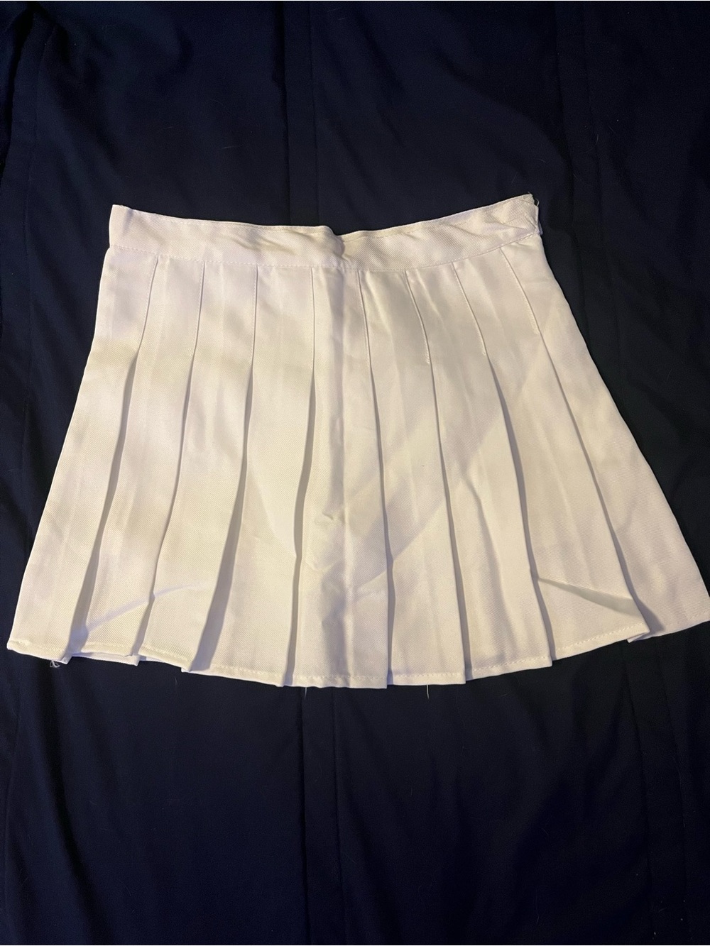 Women's White Pleated Mini Skirt - Clean Tennis-Inspired Style size Large